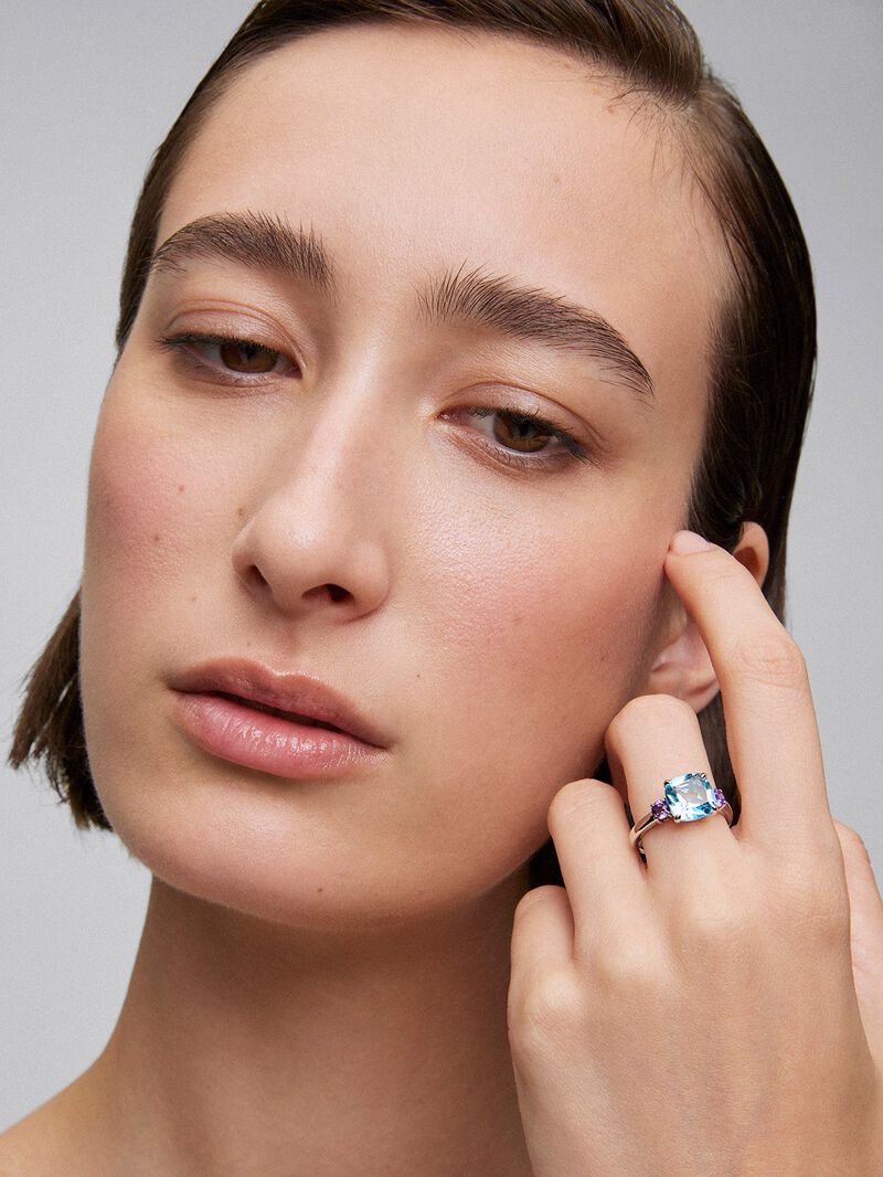 925 silver triple ring with cushion-cut sky blue topaz and brilliant-cut purple amethysts image number 4