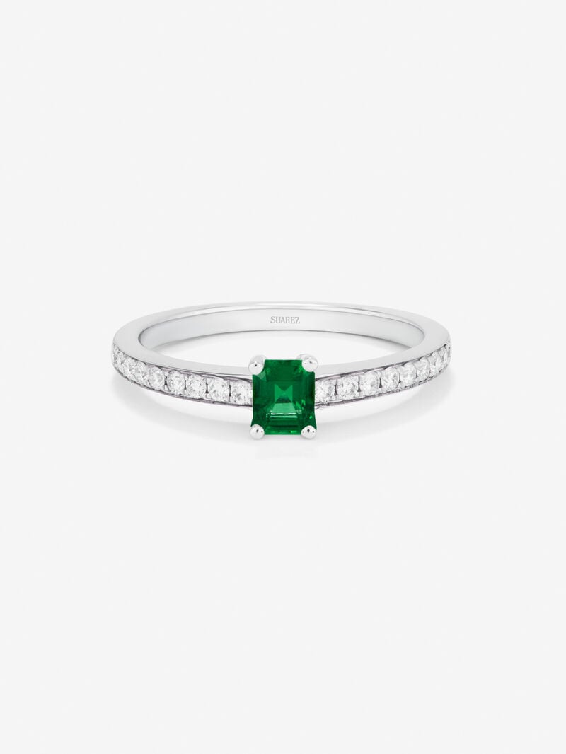 18K white golden ring with emerald and diamond image number 1