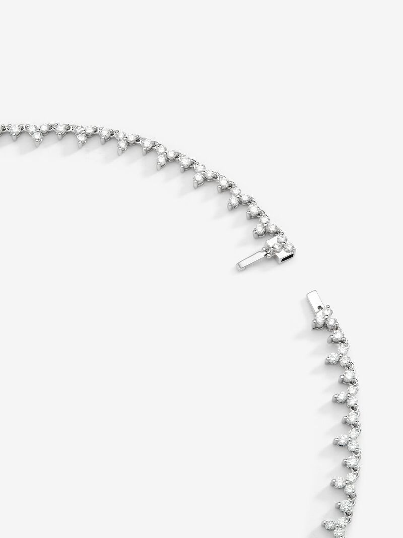 18K White Gold Rivière Necklace with green emeralds in the heart size of 4.42 cts and white diamonds in 6.76 cts bright size image number 4