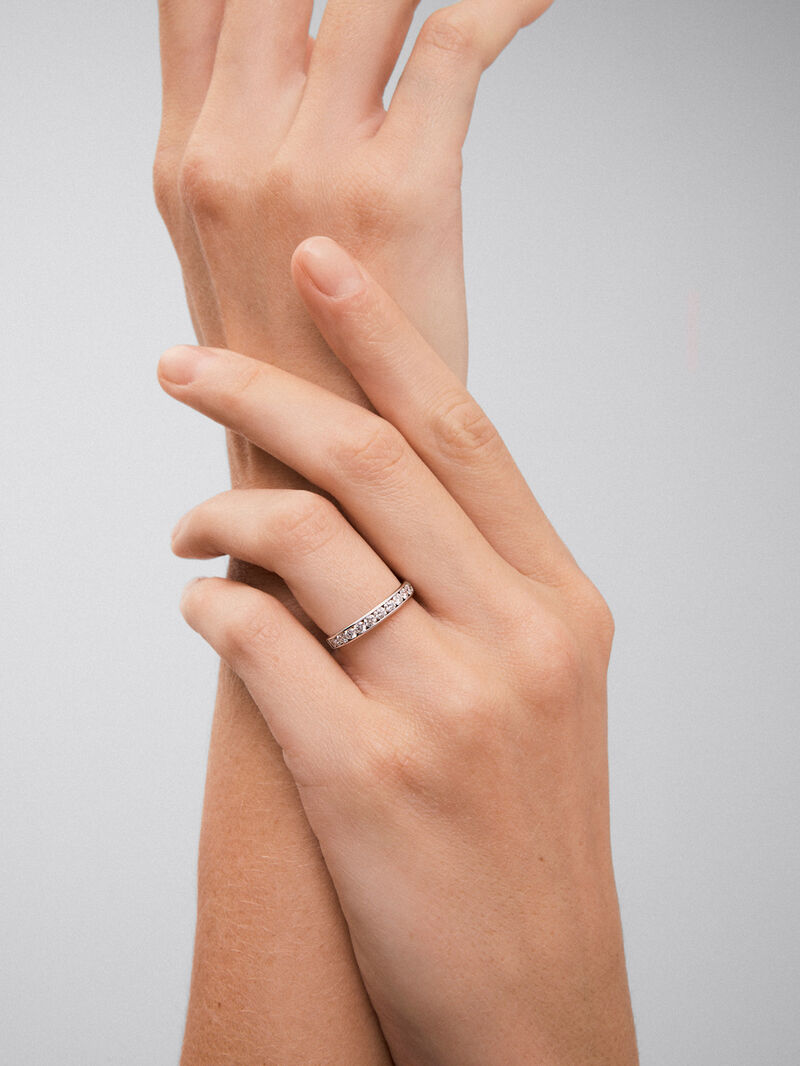 Half ring in 18K white gold with 13 brilliant-cut diamonds with a total of 0.67 cts image number 5