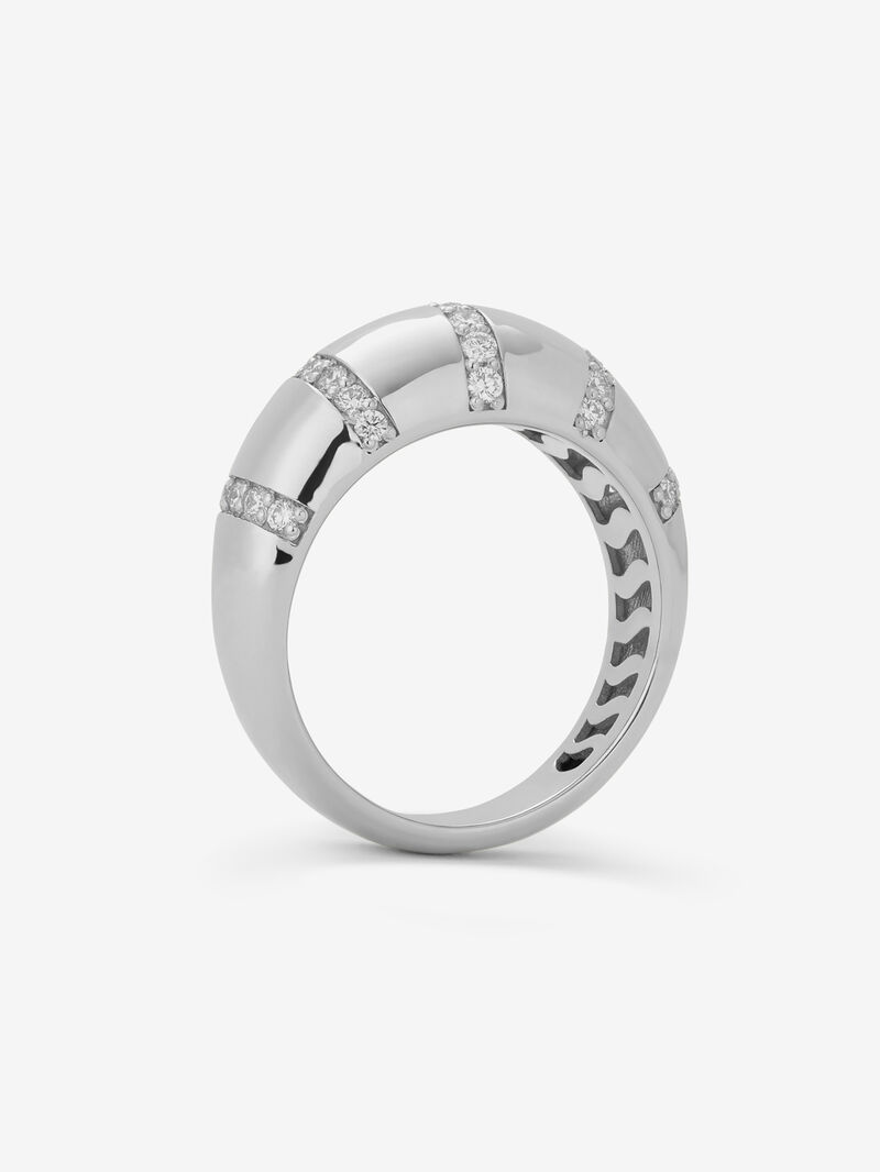 18K White Gold Ring with Brilliant-Cut Pavé Diamonds image number 2