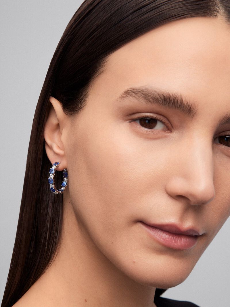 18K white gold earrings with 16 octagonal-cut blue sapphires with a total of 5.71 cts and 14 brilliant-cut diamonds with a total of 2.4 cts image number 1