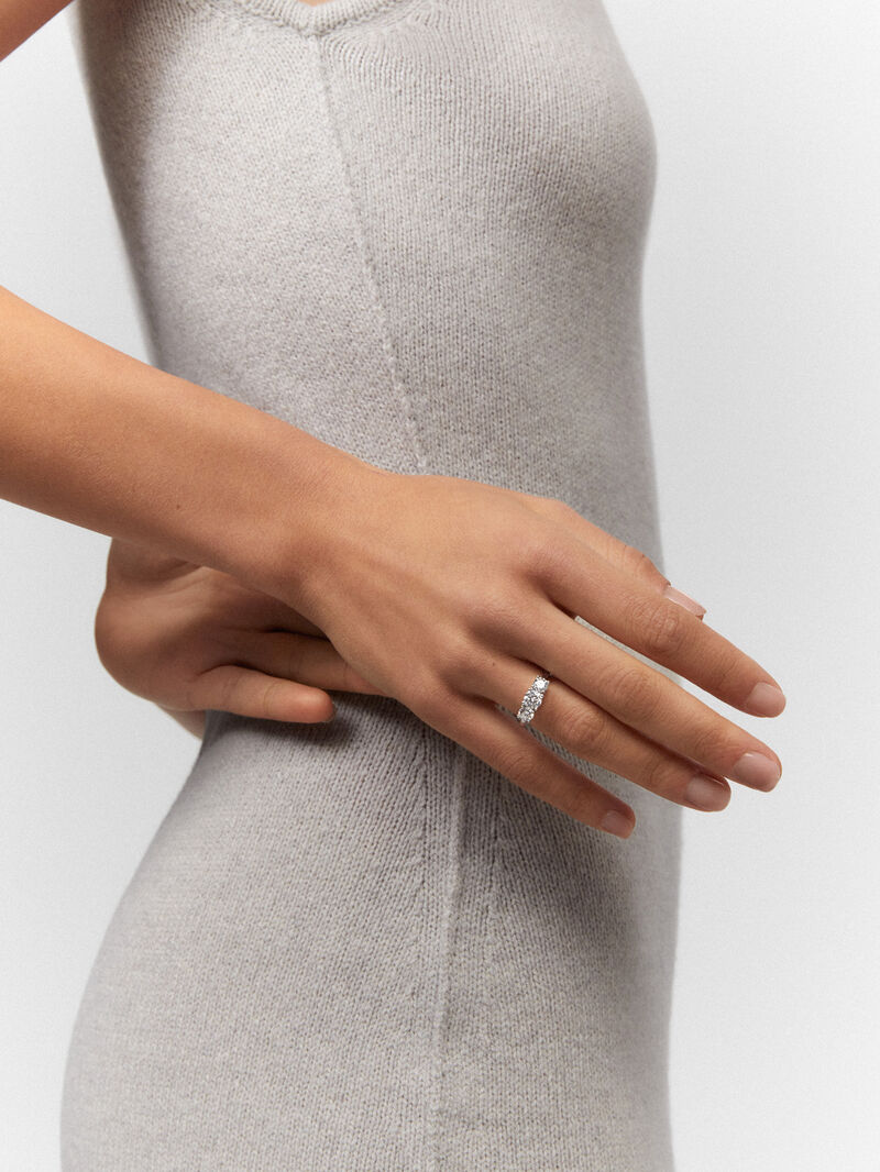 18K white gold triple ring with 3 brilliant-cut diamonds with a total of 1.5 cts image number 3