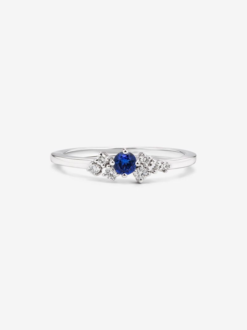18K white gold ring with sapphire and diamonds. image number 1