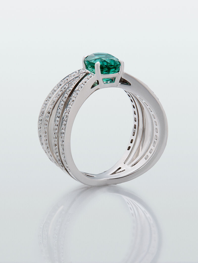 18K white gold multi-arm ring with oval-cut emerald of 1.4 cts and brilliant-cut diamonds with a total of 0.98 cts image number 4