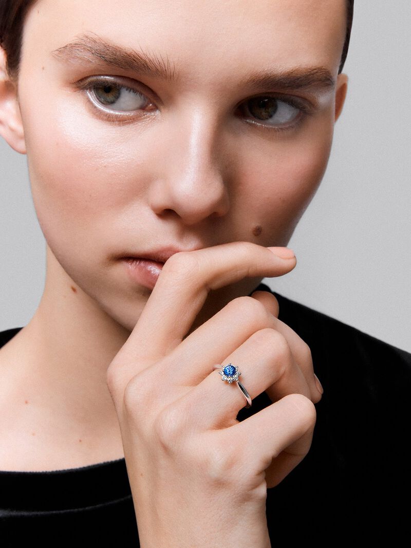 18K White Gold Ring with Royal Blue Sapp image number 0