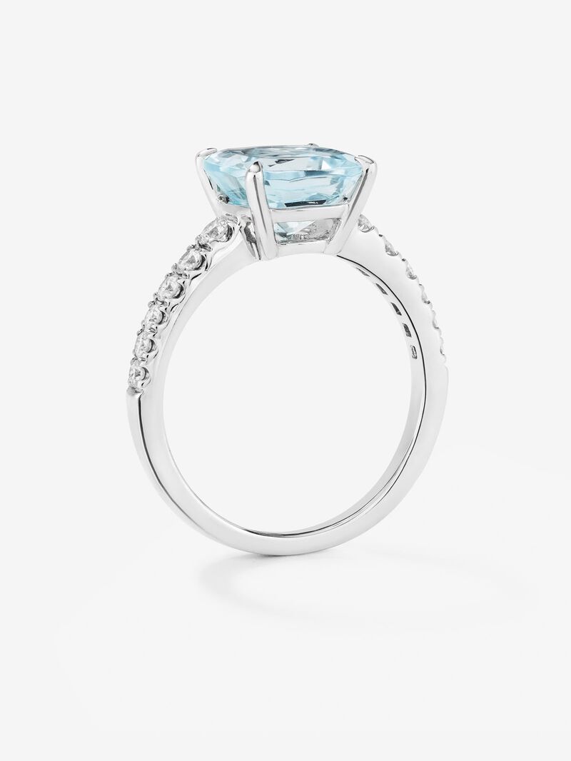 18K white gold ring with cushion-cut sky blue topaz of 3.72 cts and 12 brilliant-cut diamonds with a total of 0.3 cts image number 2