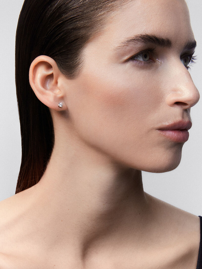 Solitary 18k white gold earrings with white diamonds of 0.6 cts image number 3