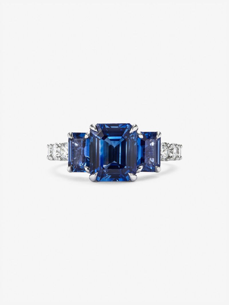 18K white gold triple ring with 3 octagonal-cut blue sapphires with a total of 4.48 cts and 6 brilliant-cut diamonds with a total of 0.42 cts image number 1