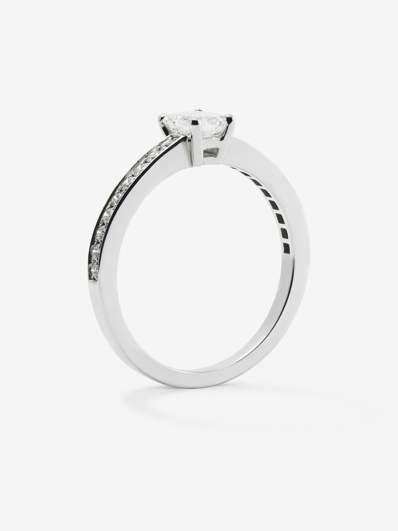 18K white gold ring with central emerald-cut diamond of 0.5 cts and arm of 18 brilliant-cut diamonds with a total of 0.19 cts image number 2