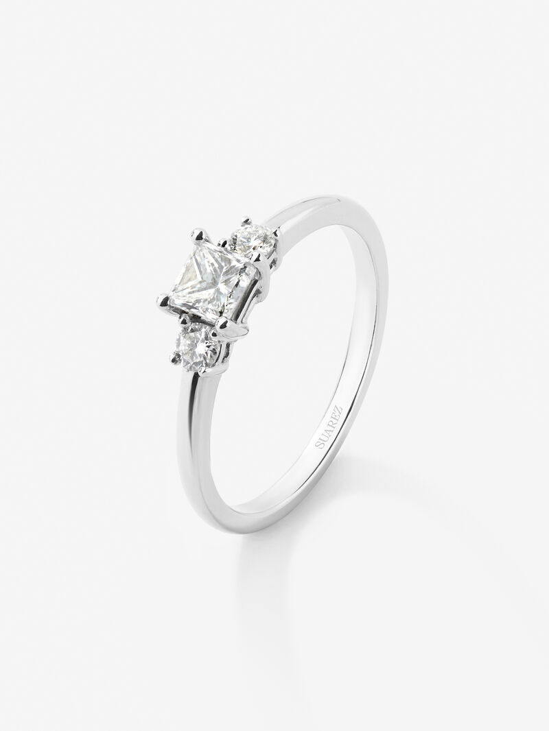 18K white gold triple ring with princess cut diamond of 0.4 cts and 2 brilliant cut diamonds with a total of 0.14 cts image number 0
