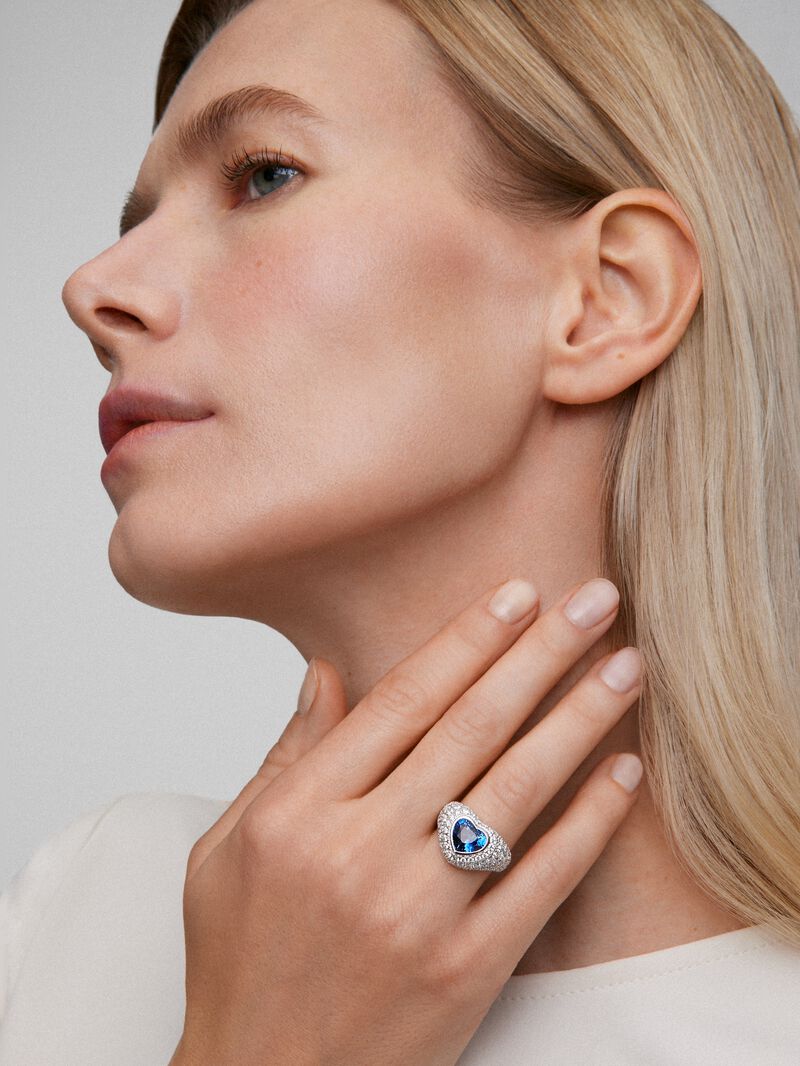 18K White Gold Ring with white diamond pavement in 2.19 cts and blue sapphire in 3.47 cts heart size image number 1