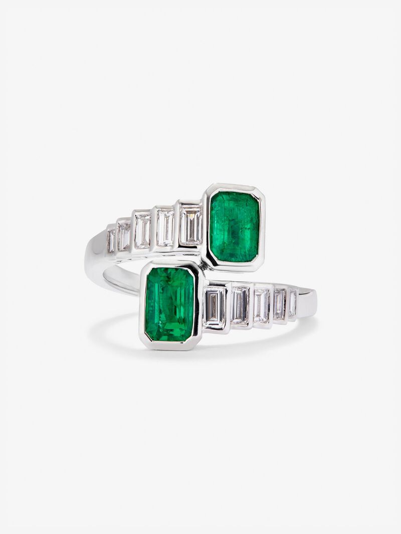 You and me ring in 18K white gold with 2 octagonal-cut green emeralds with a total of 1.28 cts and 10 baguette-cut diamonds with a total of 0.57 cts image number 1