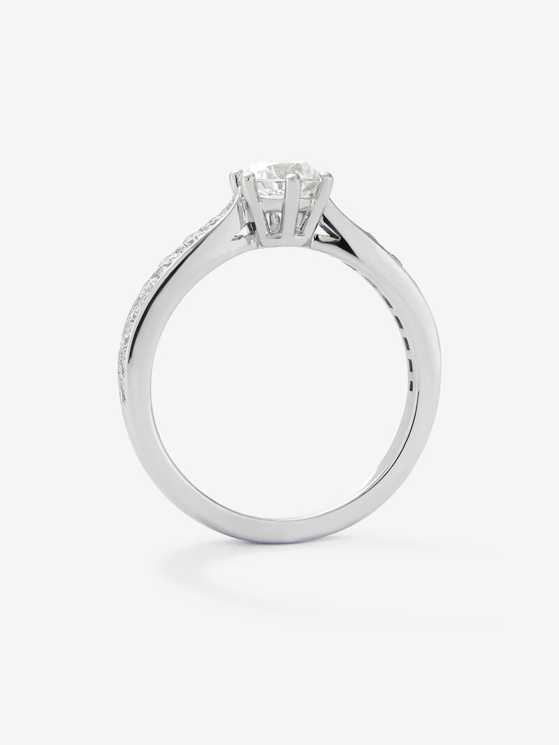 Solitaire ring in 18K white gold with a central 0.70-carat brilliant-cut diamond and additional diamonds totaling 0.30 cts image number 4