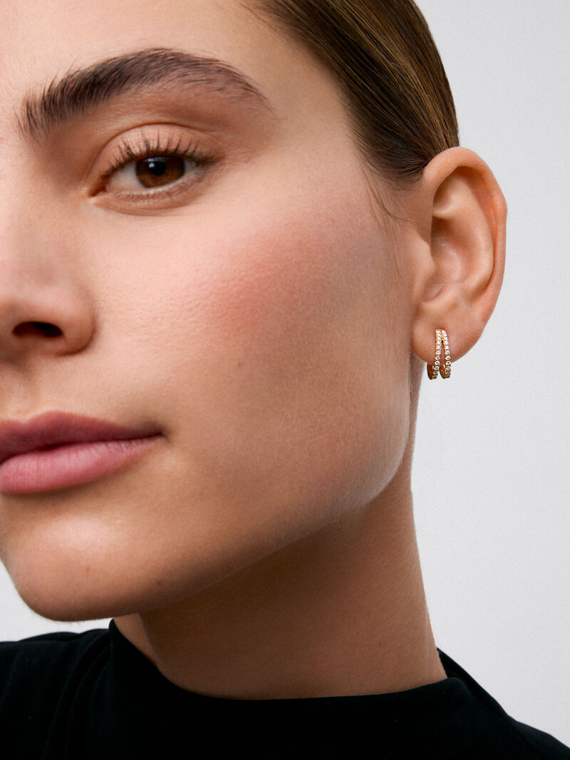 18K yellow gold double hoop earrings with 44 brilliant-cut diamonds image number 3