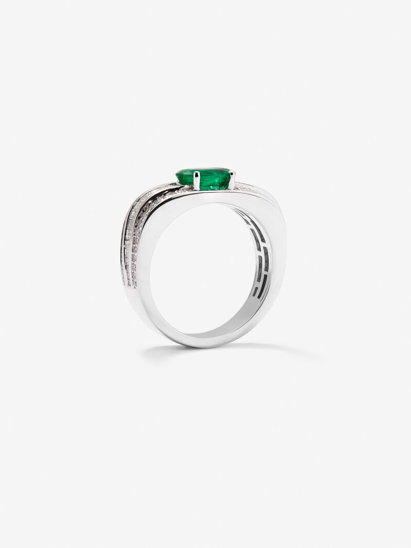 18K white gold ring with green emerald in oval size of 0.91 cts and white diamonds in bright size and 0.74 cts bag image number 4