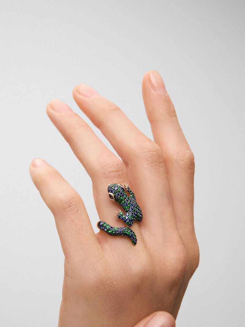 18K rose gold ring with 79 brilliant-cut tsavorites with a total of 1.35 cts and 81 brilliant-cut blue sapphires with a total of 1.35 cts in the shape of a salamander image number 4
