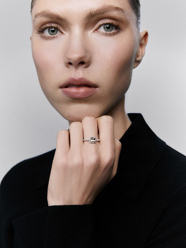 Anillo de oro blanco de 18kt con piedra morganita de 0,87cts y diamantes, SO17095-OBDMRG6X6_V