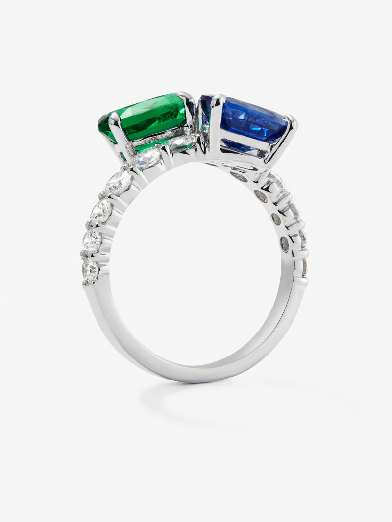 You and me ring in 18K white gold with oval-cut blue sapphire of 1.75 cts, oval-cut emerald of 1.28 cts and 12 brilliant-cut diamonds with a total of 0.25 cts image number 4