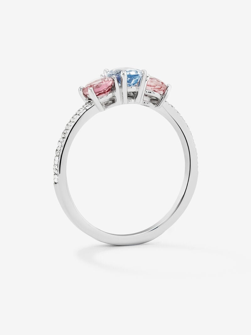 18K white gold triplet ring with oval-cut aquamarine of 0.4 cts, 2 oval-cut pink tourmalines with a total of 0.7 cts and 20 brilliant-cut diamonds with a total of 0.1 cts image number 4