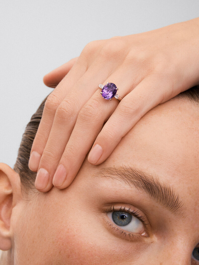 928 Silver triple ring with amethyst and diamonds image number 4