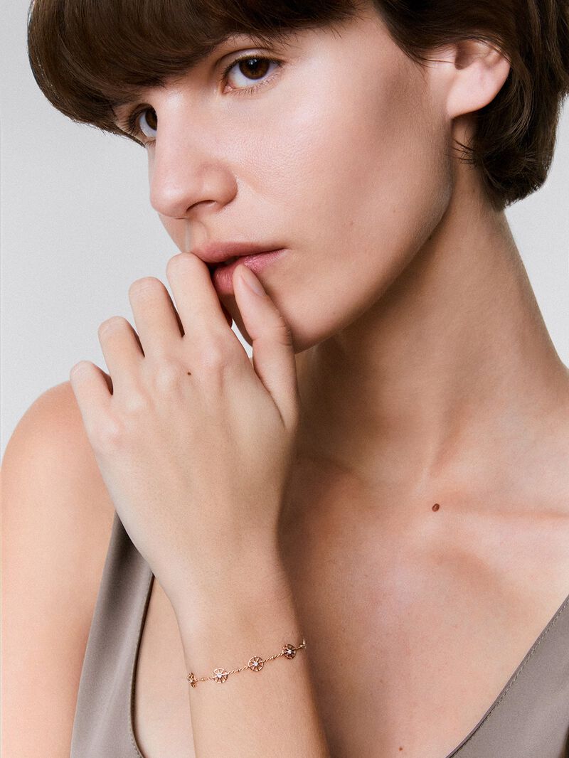 18K Rose Gold Chain Bracelet with Diamond Stars image number 1