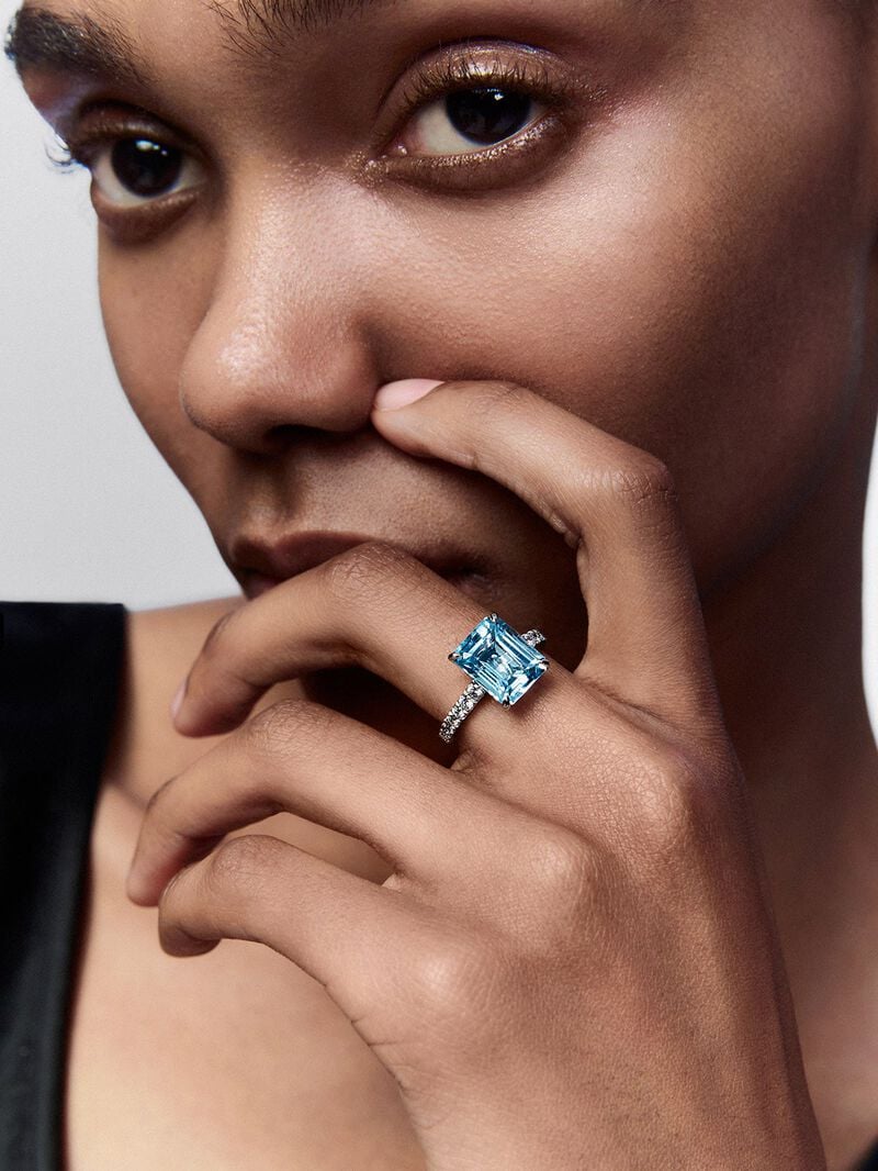 18K White Gold Ring with Sky Azul Top image number 1