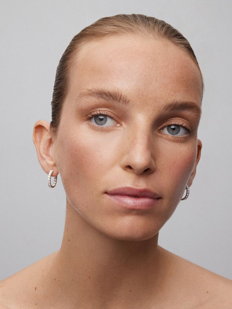 18K white gold hoop earrings with 36 brilliant-cut diamonds with a total of 1.99 cts image number 1