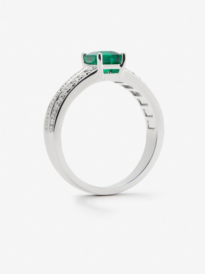 18K white gold ring with octagonal cut emerald of 0.62 cts and 52 brilliant cut diamonds with a total of 0.19 cts image number 4