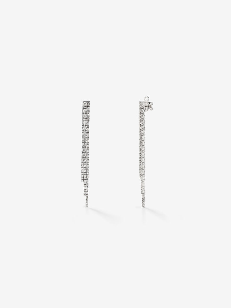 Long 18k white gold earrings with diamonds image number 0