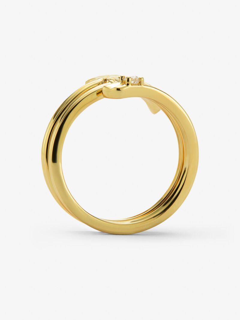 18K yellow gold ring with a 0.04 ct brilliant-cut diamond, in a maple leaf design image number 2