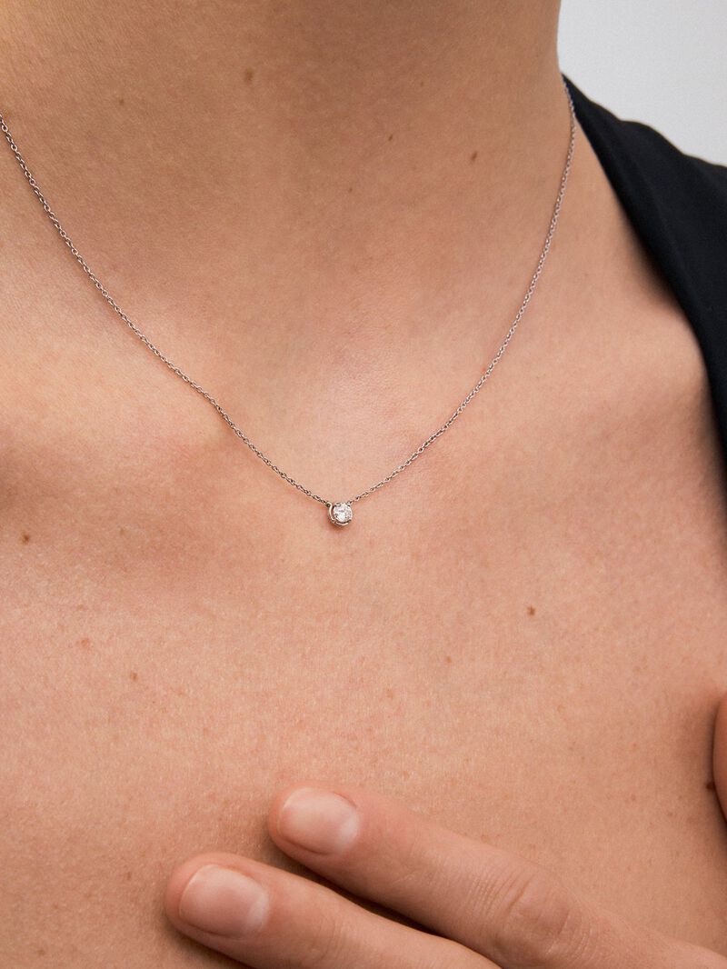 18K white gold chain pendant with solitary diamond image number 0