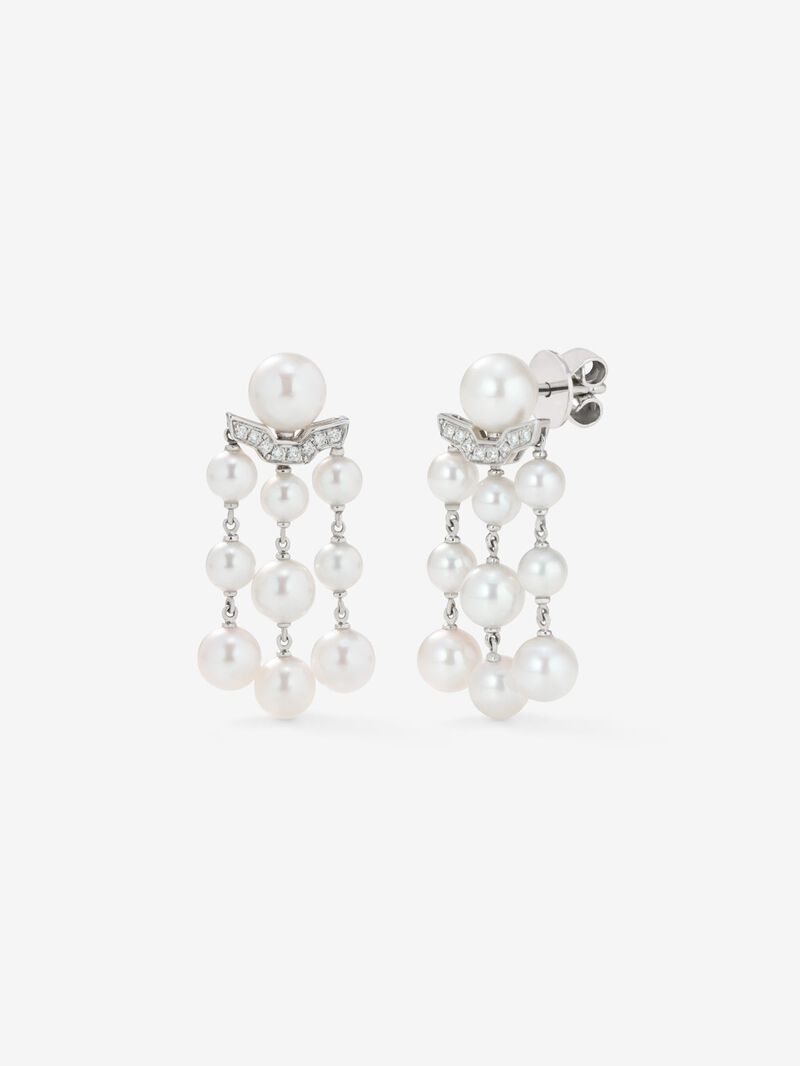 18K white gold earrings with 20 Akoya pearls and 16 brilliant-cut diamonds with a total of 0.08 cts image number 0