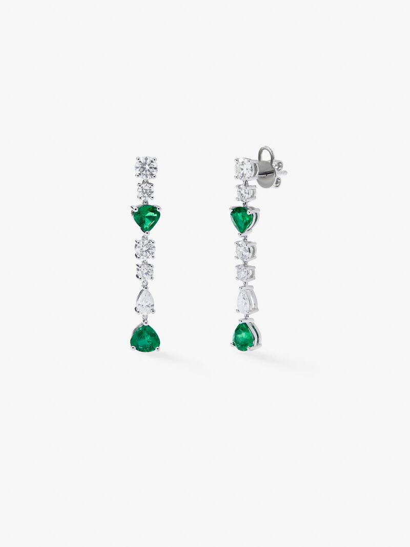 18K white gold pending with green emeralds in 1.91 cts and white diamonds in pear and bright diamonds of 1.93 cts image number 0