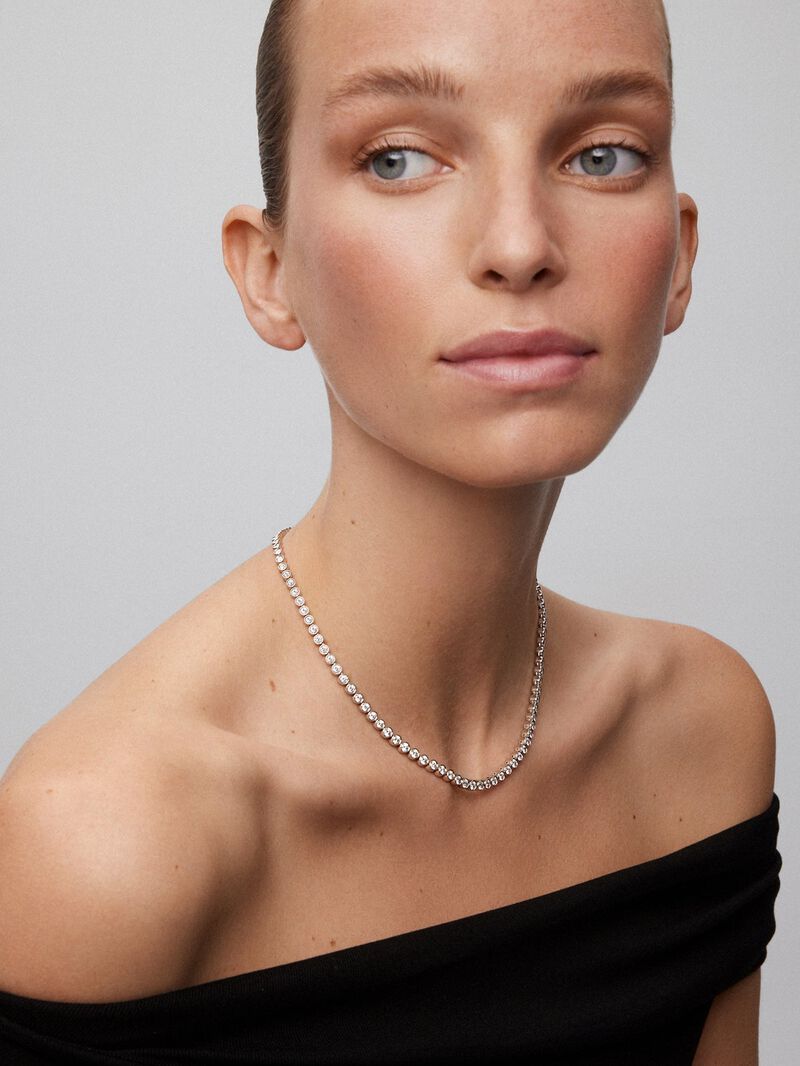 18K white gold riviere necklace with diamonds image number 1