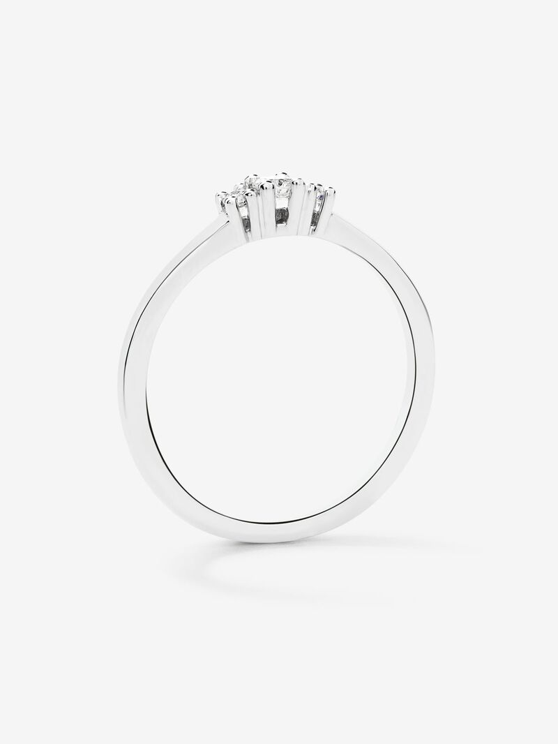 18K White Gold Trilogy Ring with Diamonds image number 4