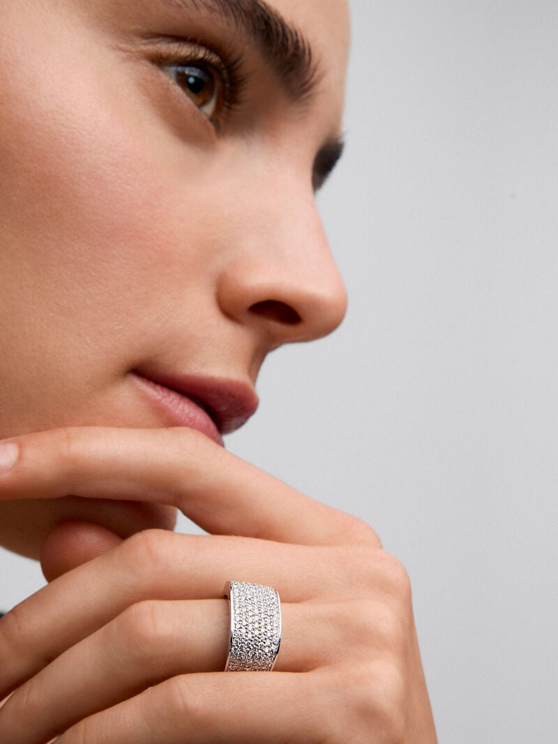 18K White Gold Ring with Brilliant-Cut Pavé Diamonds image number 3