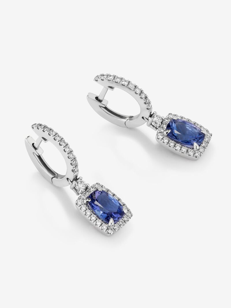 18K white gold earrings with 2 cushion-cut tanzanites with a total of 1.73 cts and 62 brilliant-cut diamonds with a total of 0.47 cts image number 2