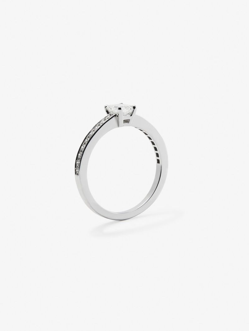 18K white gold ring with central emerald-cut diamond of 0.5 cts and arm of 18 brilliant-cut diamonds with a total of 0.19 cts image number 4