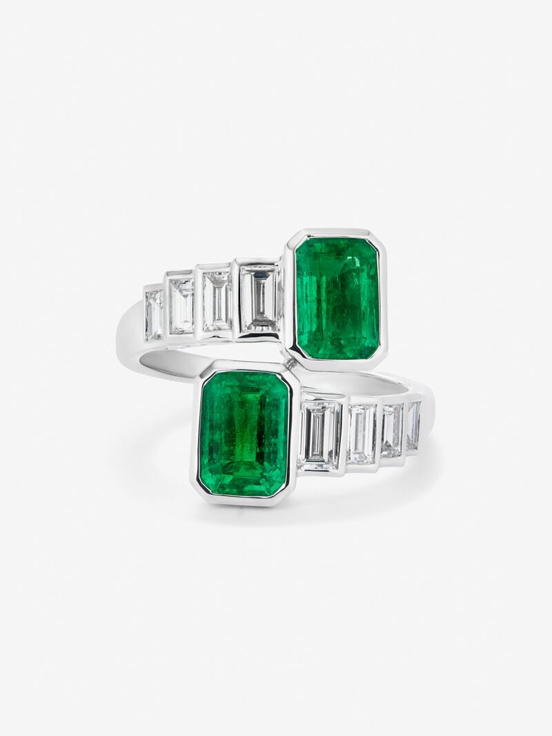 You and me ring in 18K white gold with 2 octagonal-cut green emeralds with a total of 2.71 cts and 8 baguette-cut diamonds with a total of 1.08 cts image number 2