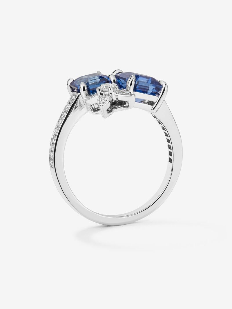 18K white gold ring with 2 octagonal-cut blue sapphires with a total of 1.09 cts and 17 brilliant-cut diamonds with a total of 0.16 cts image number 2