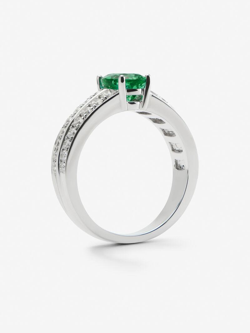 18K white gold ring with oval-cut emerald of 1.188 cts and 32 brilliant-cut diamonds with a total of 0.62 cts image number 2