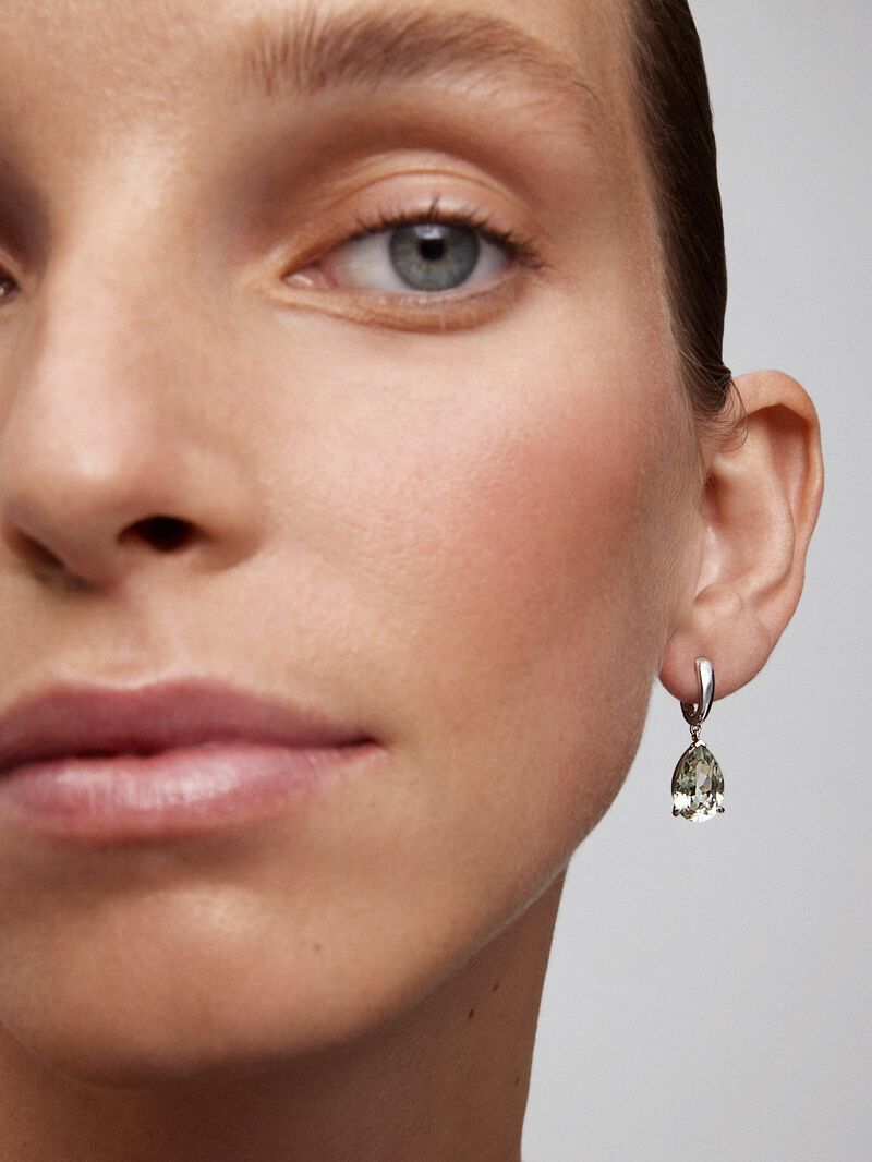 925 Silver hoop earrings with hanging green amethyst image number 3