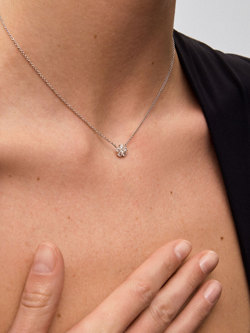 18K white gold pendant with diamonds image number 3