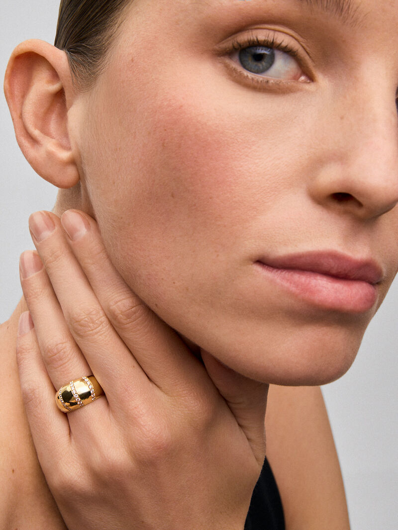 18K Yellow Gold Ring with Brilliant-Cut Pavé Diamonds image number 3
