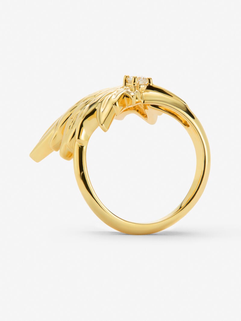 18K yellow gold ring with a 0.12 ct central brilliant-cut diamond, in a maple leaf design image number 2