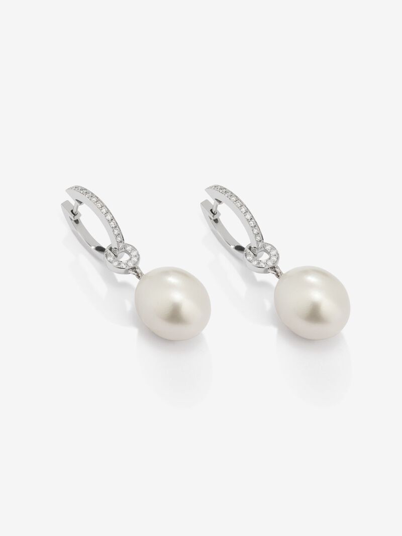 18K white gold earrings with 2 13mm pearls and 32 brilliant-cut diamonds with a total of 0.32 cts image number 2