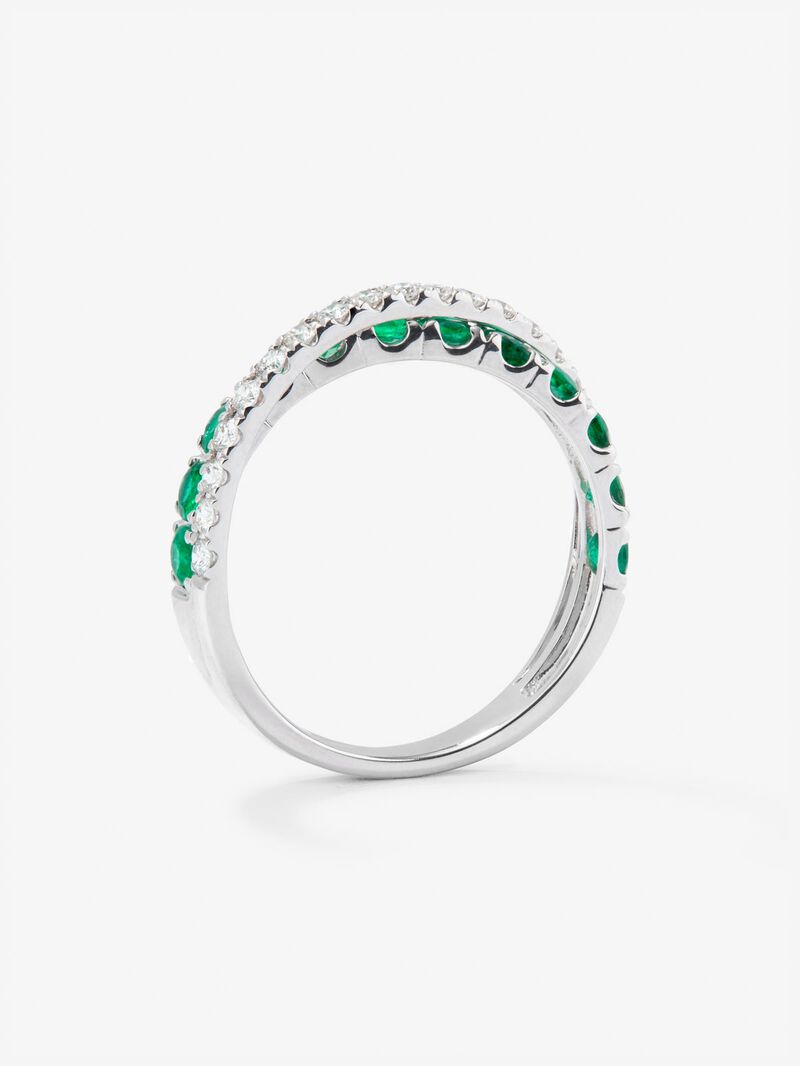 18K white gold cross ring with 12 brilliant-cut emeralds with a total of 0.62 cts and 20 brilliant-cut diamonds with a total of 0.2 cts image number 4
