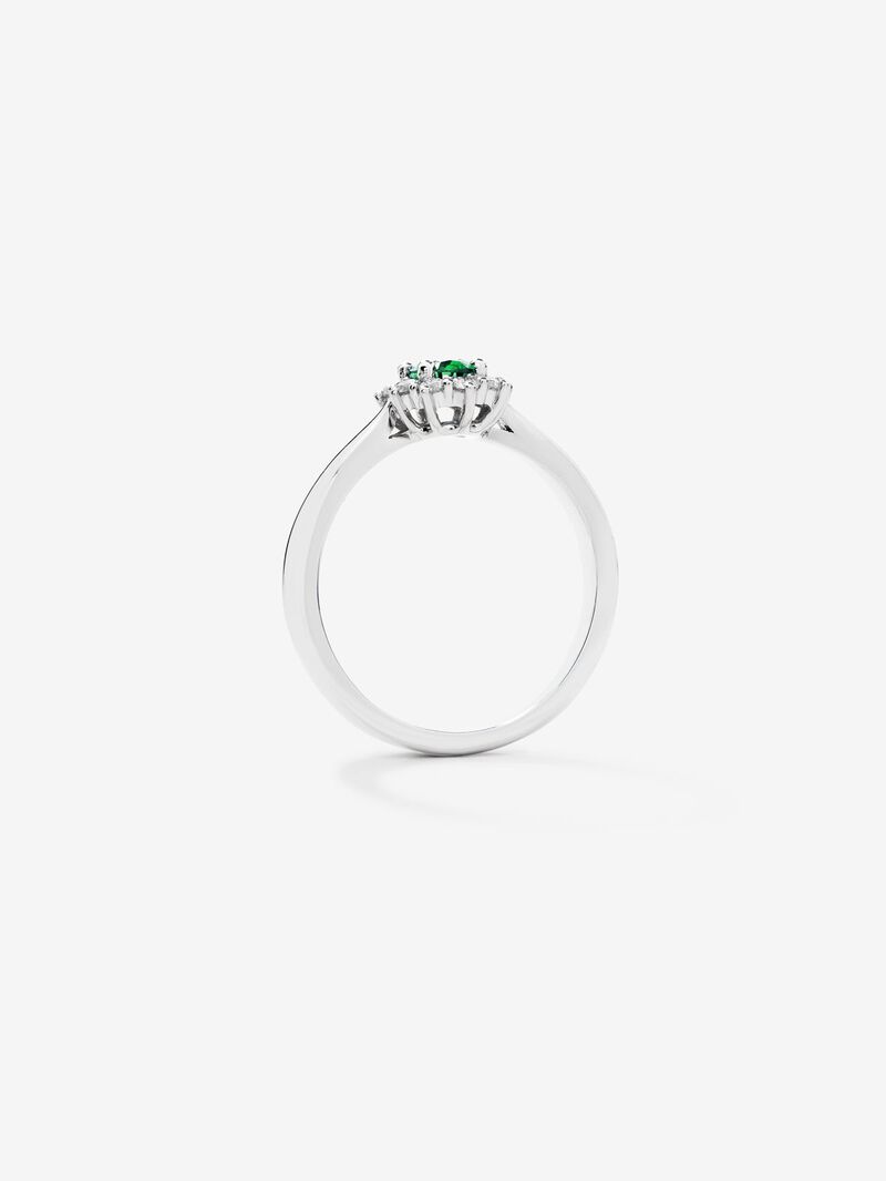 18K White Gold Ring with Emerald Green in 0.74 cts oval size and white diamonds of 0.25 cts image number 4