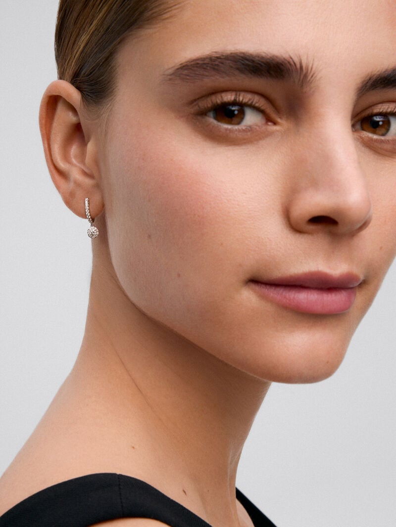 Hoop earrings with solitary pendant encircled by 18K white gold with diamonds image number 4